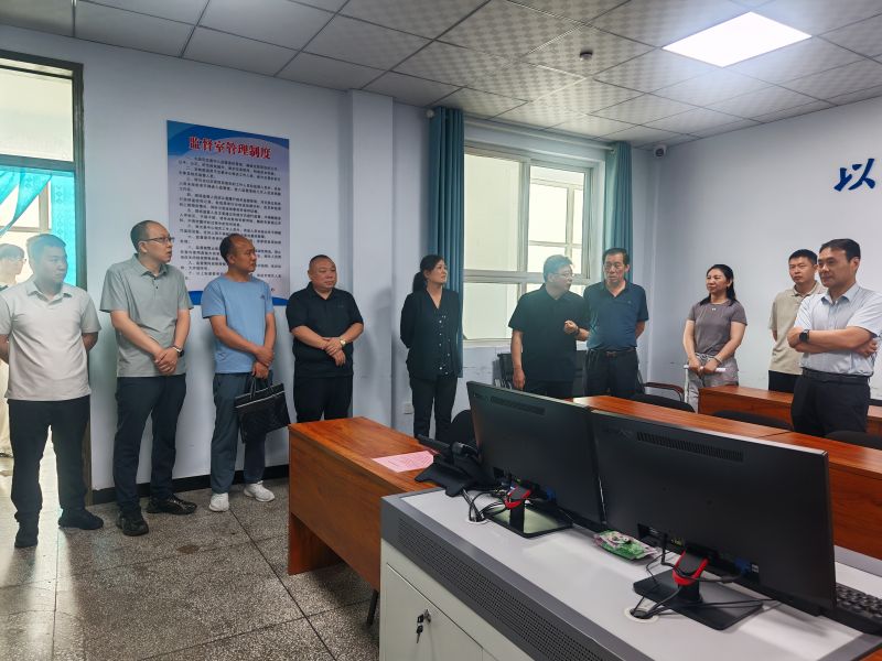 博爱县公共资源交易中心 组织开展招标投标“人工智能＋”应用攻坚 “人大代表开放日”活动